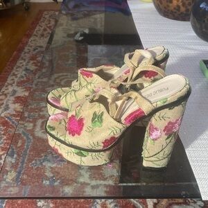 🌺🌸🌹💐Beautiful PUBLIC DESIRE , platforms